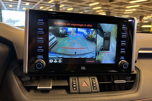 Toyota RAV4 18 of 24
