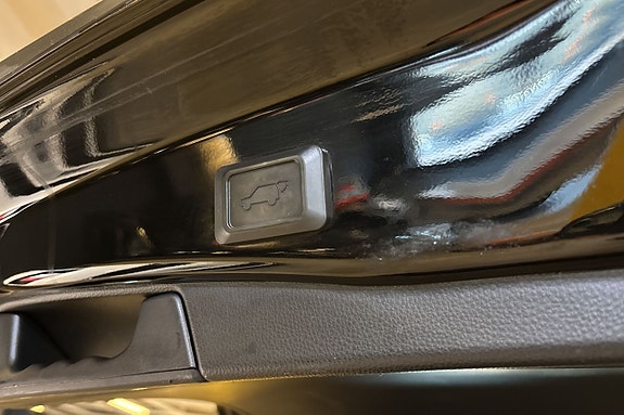 Toyota RAV4 8 of 24