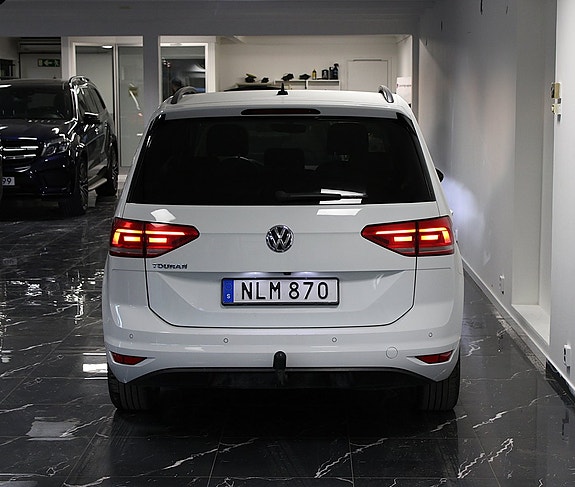 Volkswagen Touran 5 of 5