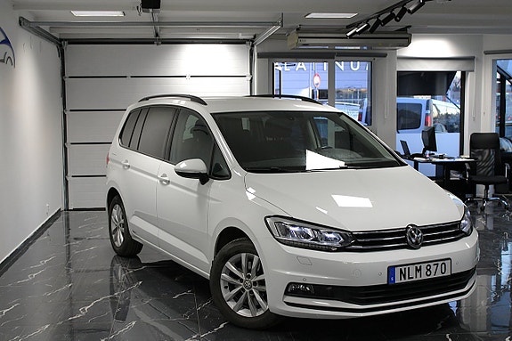 Volkswagen Touran 4 of 5