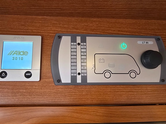 Hymer B 698 2XAC. ALDE.DUBBELSÄNG.QUEENBED 19 of 21