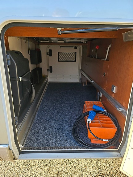 Hymer B 698 2XAC. ALDE.DUBBELSÄNG.QUEENBED 20 of 21