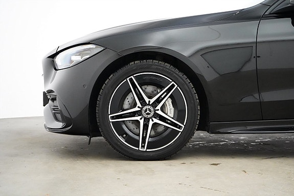 Mercedes-Benz C300 de 2 of 5