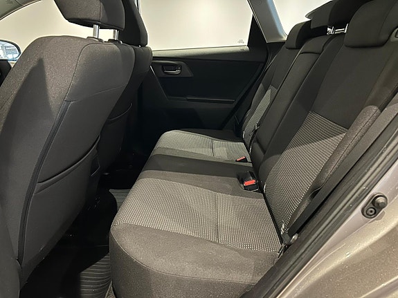 Toyota Auris 10 of 11