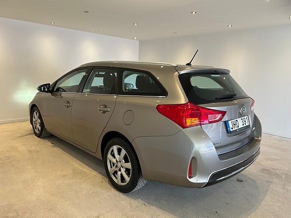 Toyota Auris 6 of 11