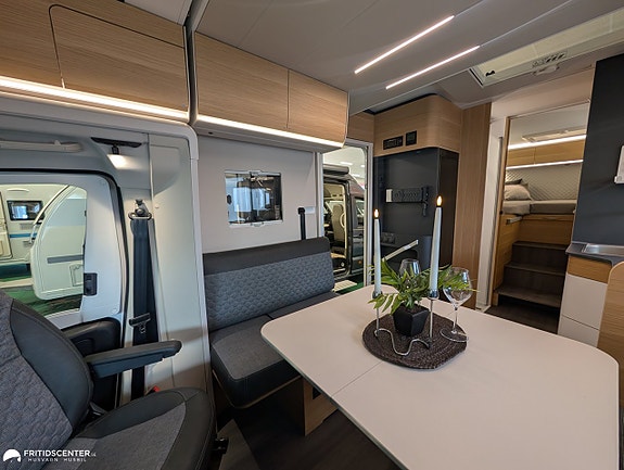 Adria MATRIX PLUS 670 DL *Långbäddar / Stort garage / Taksäng 5 of 21