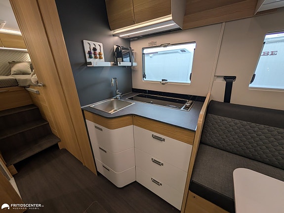 Adria MATRIX PLUS 670 DL *Långbäddar / Stort garage / Taksäng 8 of 21