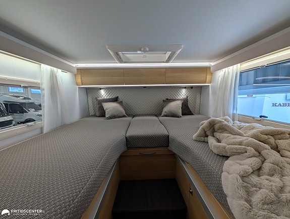 Adria MATRIX PLUS 670 DL *Långbäddar / Stort garage / Taksäng 14 of 21
