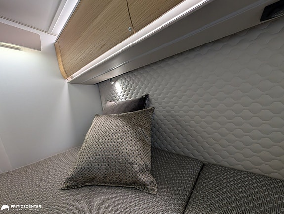 Adria MATRIX PLUS 670 DL *Långbäddar / Stort garage / Taksäng 16 of 21