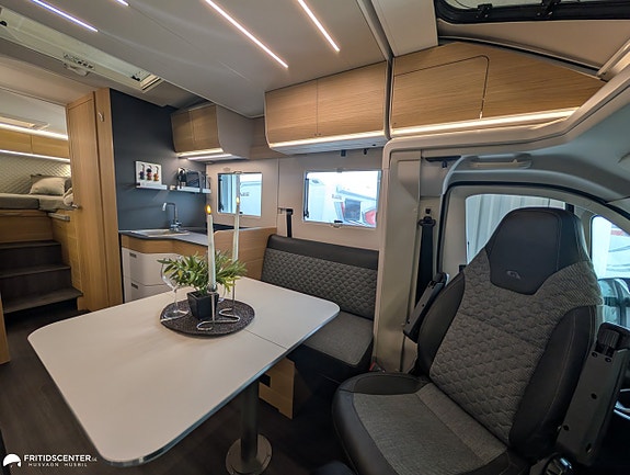 Adria MATRIX PLUS 670 DL *Långbäddar / Stort garage / Taksäng 4 of 21