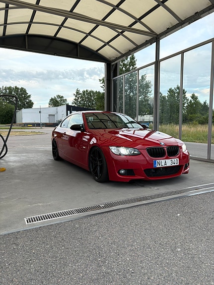 BMW 335i 2 of 5