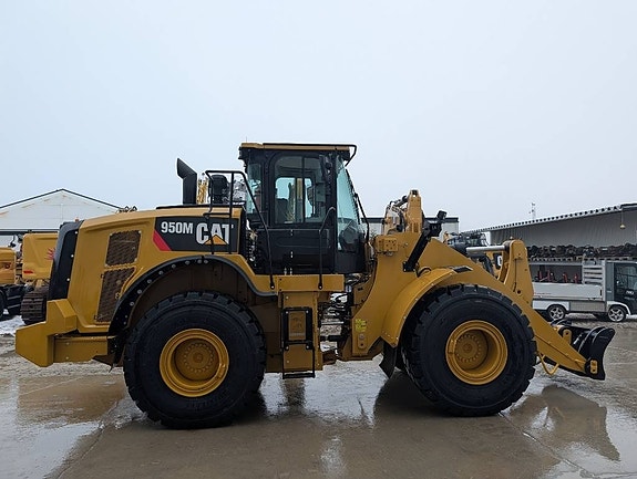 CAT 950M