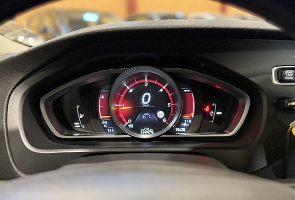 Volvo V40 16 of 23