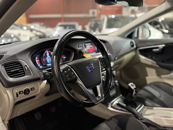 Volvo V40 10 of 23
