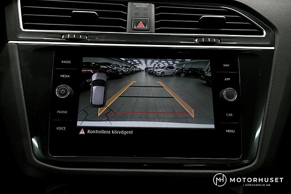 Volkswagen Tiguan 16 of 19