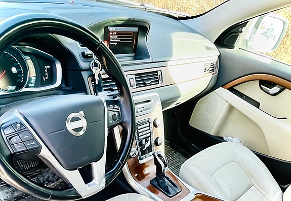 Volvo XC70 4 of 5
