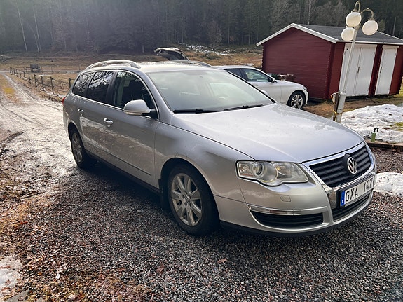 Volkswagen Passat 2 of 5