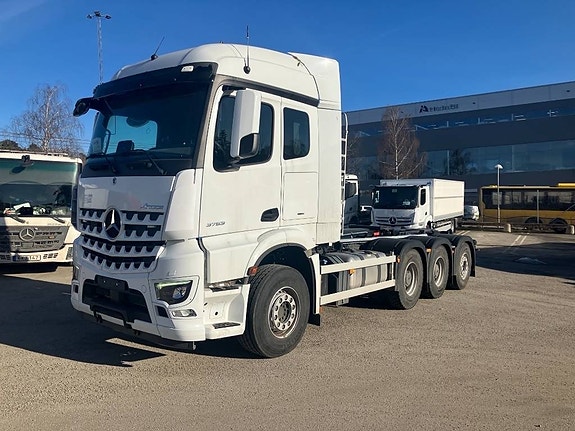 Mercedes-Benz AROCS 3253 L 8X4 TRIDEMVÄXLARE HIAB 24SL58