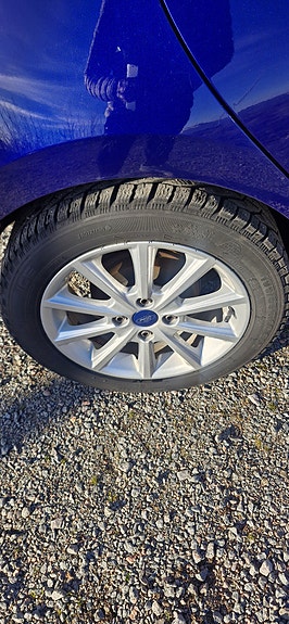 Ford Fiesta 2 of 5