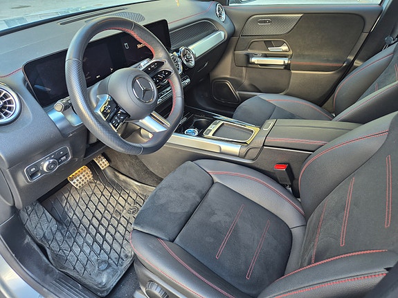 Mercedes-Benz EQB250+ 3 of 4
