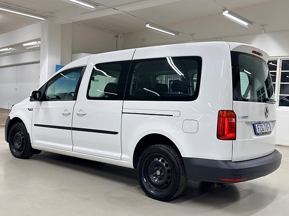 Volkswagen Caddy Maxi 2 of 5