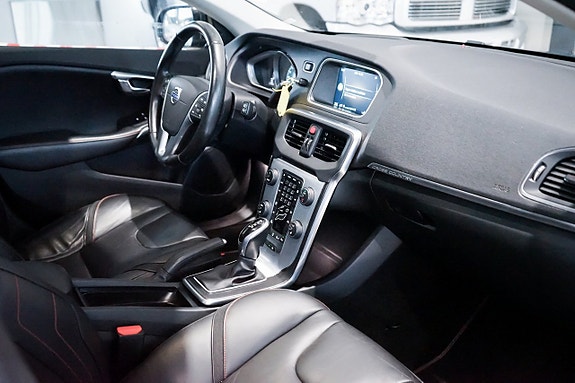 Volvo V40 Cross Country 25 of 26