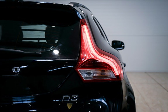 Volvo V40 Cross Country 7 of 26
