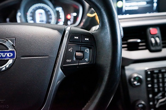 Volvo V40 Cross Country 20 of 26
