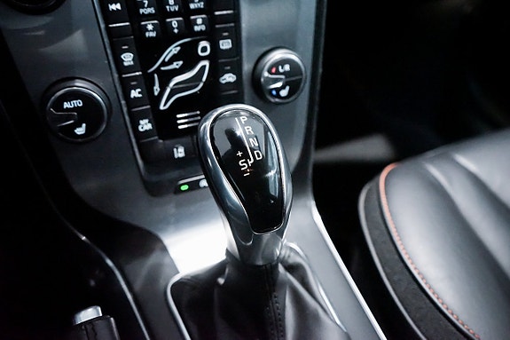 Volvo V40 Cross Country 18 of 26