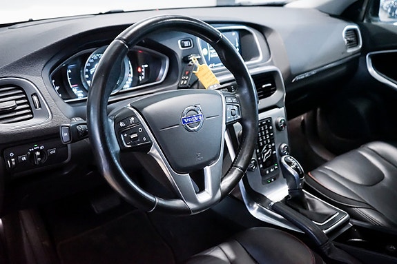 Volvo V40 Cross Country 23 of 26