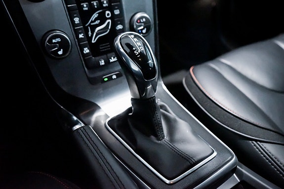 Volvo V40 Cross Country 17 of 26