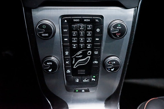 Volvo V40 Cross Country 16 of 26