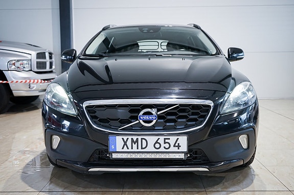 Volvo V40 Cross Country 3 of 26