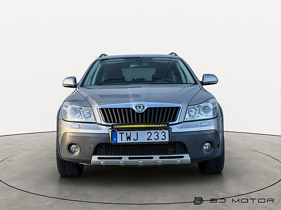 Skoda Octavia Scout 4 of 5