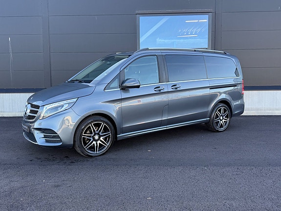 Mercedes-Benz V250 2 of 5