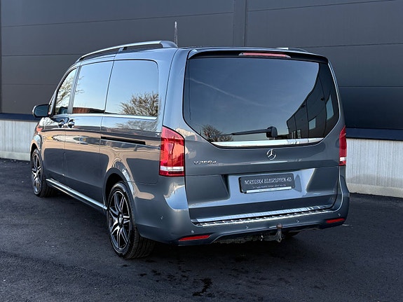 Mercedes-Benz V250 10 of 22