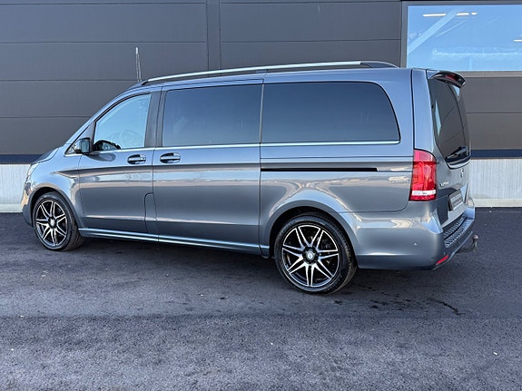 Mercedes-Benz V250 11 of 22