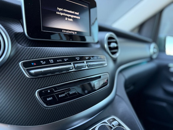 Mercedes-Benz V250 19 of 22