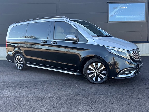 Mercedes-Benz V300 d 4 of 5