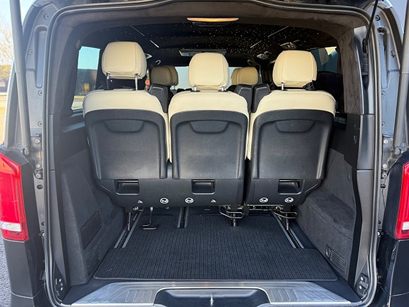 Mercedes-Benz V300 d 12 of 23
