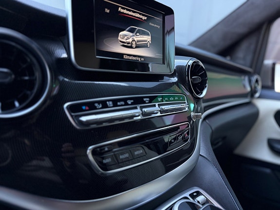 Mercedes-Benz V300 d 19 of 23