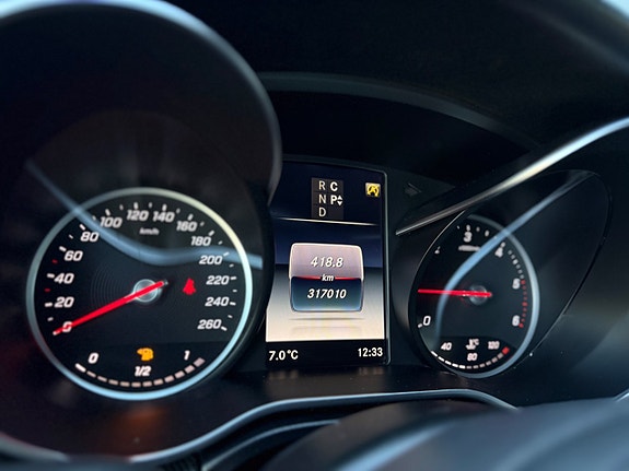 Mercedes-Benz V300 d 20 of 23
