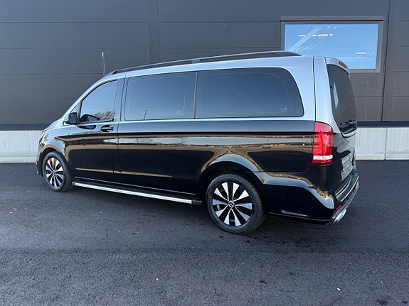 Mercedes-Benz V300 d 10 of 23