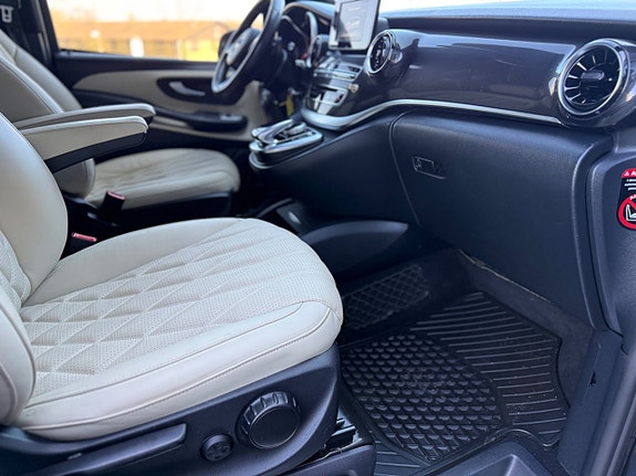 Mercedes-Benz V300 d 17 of 23