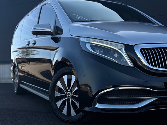 Mercedes-Benz V300 d 5 of 5