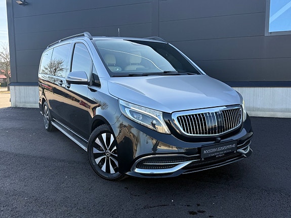 Mercedes-Benz V300 d 3 of 5