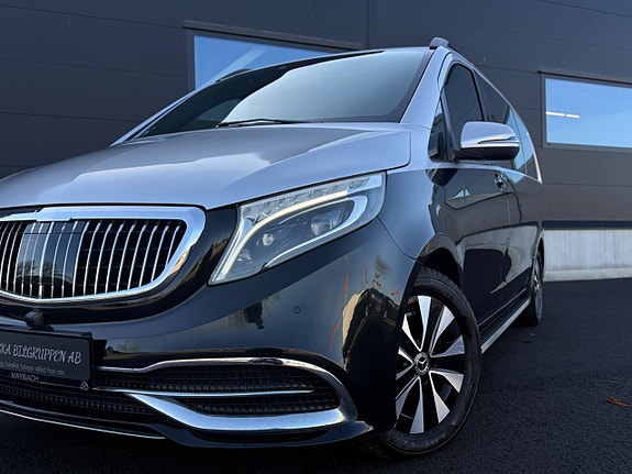 Mercedes-Benz V300 d 2 of 5