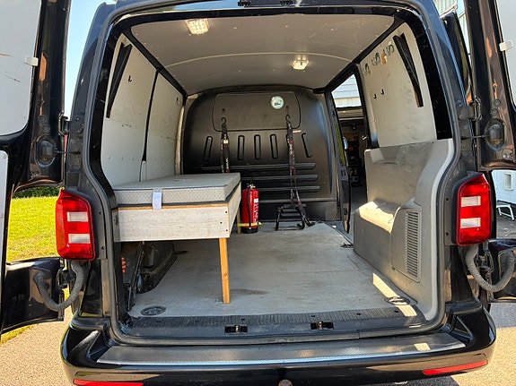 Volkswagen Transporter 8 of 11