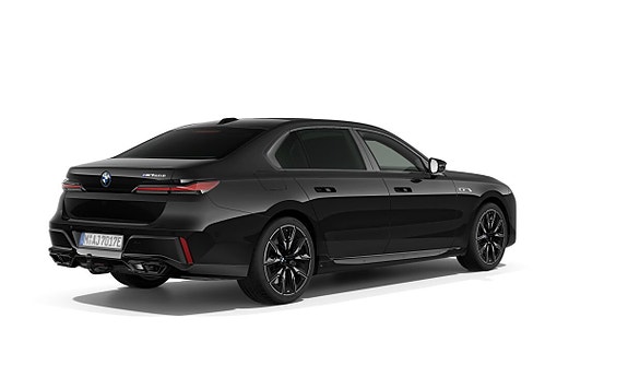 BMW M760e 2 of 6