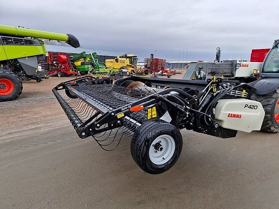 CLAAS Swath Up Rake-Up P420